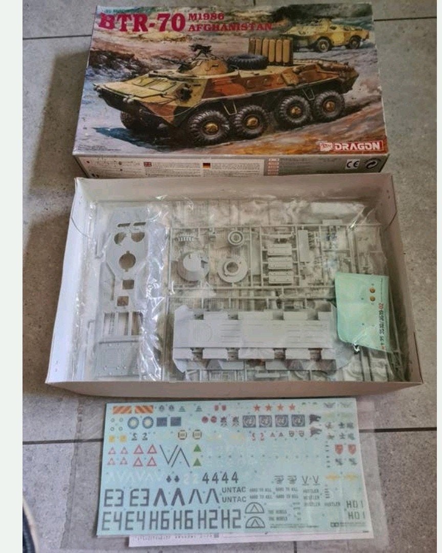 Dragon BTR-70 M1986 Hongkong
Achevée, Enlèvement ou Envoi