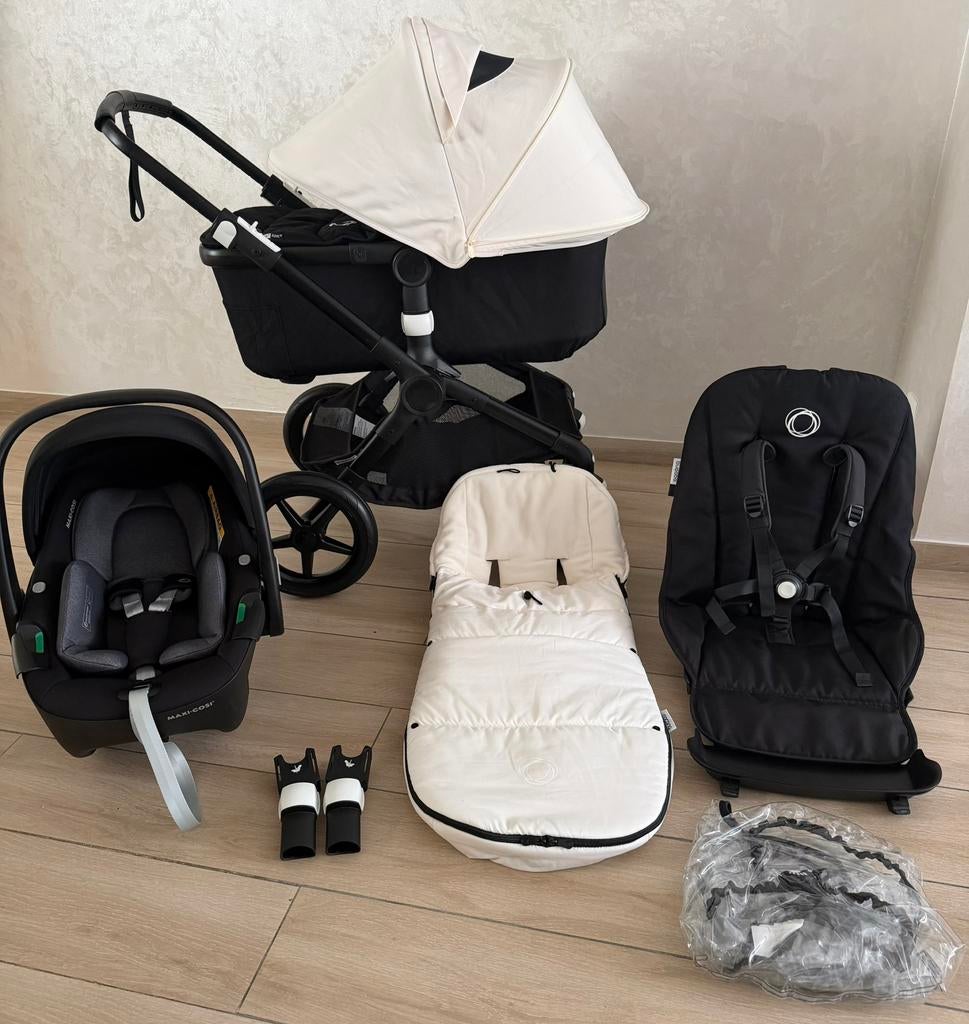 Bugaboo 3-en-1 complet Bugaboo Fox2, blanc brumeux et noir, Babygeluk, Dossier réglable, Comme neuf, Enlèvement