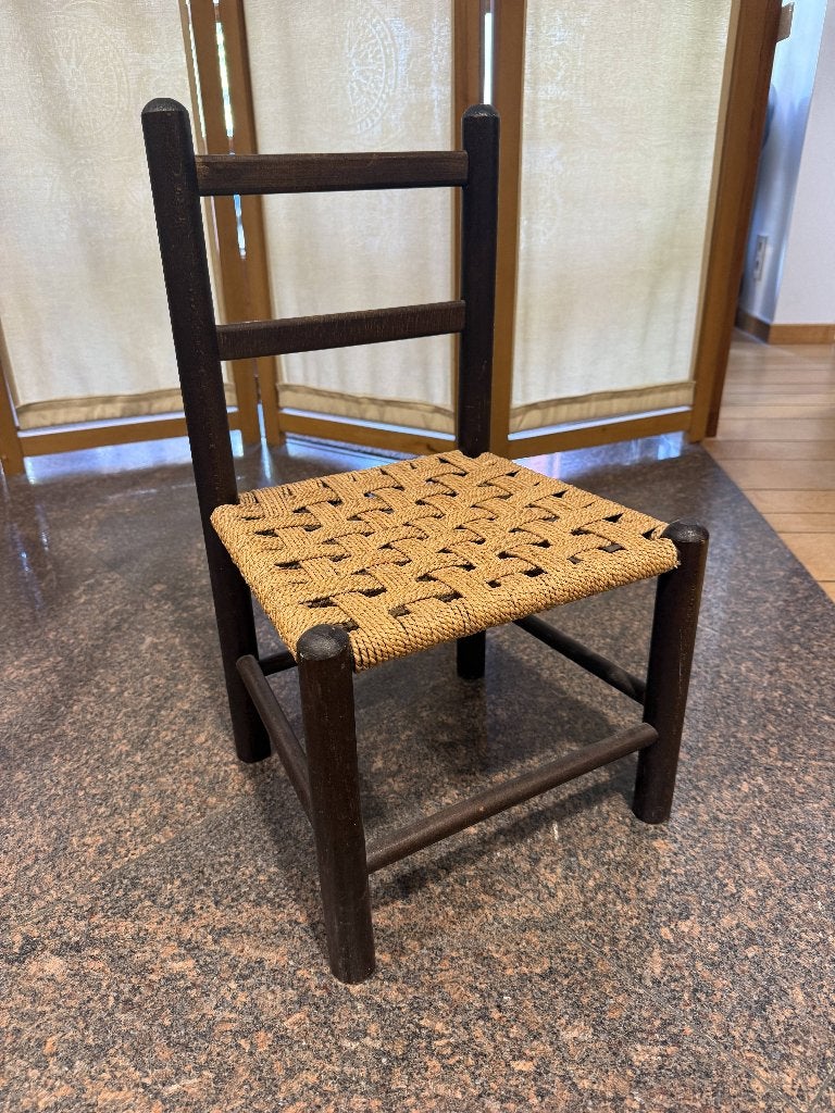 Vintage houten kinderstoel met gevlochten zitting, Ophalen, Zo goed als nieuw, Stoel(en)