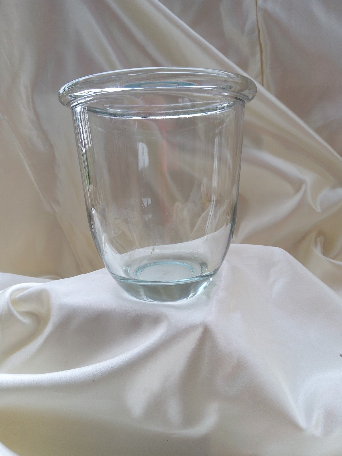 Glazen vaas in dik transparant glas., Maison & Meubles, Comme neuf, 17 cm, Transparent, Enlèvement ou Envoi