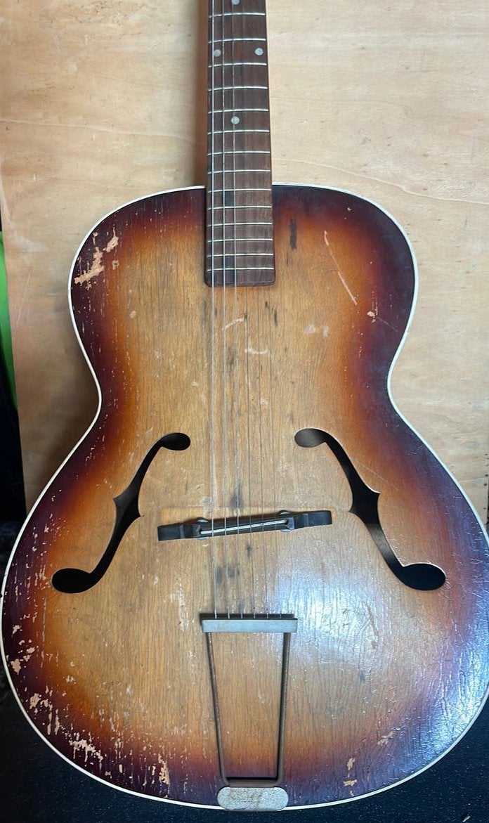 Vintage Archtop Akoestische Gitaar F-gaten & Sunburst, Muziek en Instrumenten, Snaarinstrumenten | Gitaren | Akoestisch, Ophalen