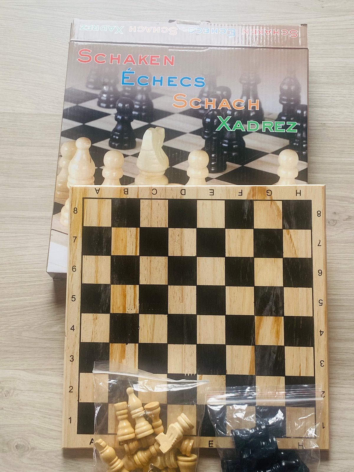 Jeu d’échecs en bois ( jamais servi ), Jeu de voyage, 1 ou 2 joueurs, Comme neuf, Enlèvement