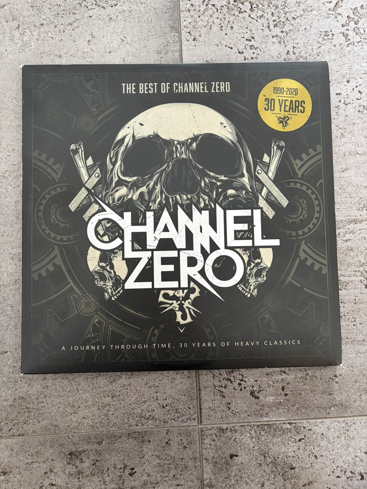Channel Zero, Ophalen, Zo goed als nieuw