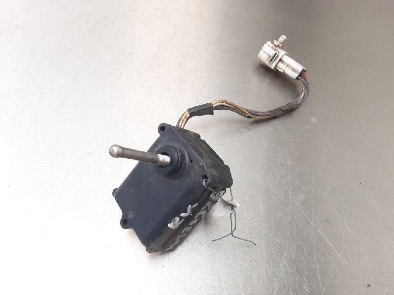 PHARE MOTEUR Toyota HiAce II (01-1989/12-2012), Autos : Pièces & Accessoires, Utilisé, Toyota