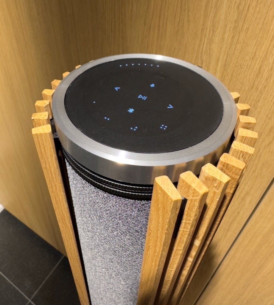 Bang & Olufsen Beolab 28 Alu/Silver met eiken lamellen - B&O, Info@bang-olufsen.dk, Zo goed als nieuw, 120 watt of meer, Bang & Olufsen Alle 1 / DK-7600 Struer / Denmark