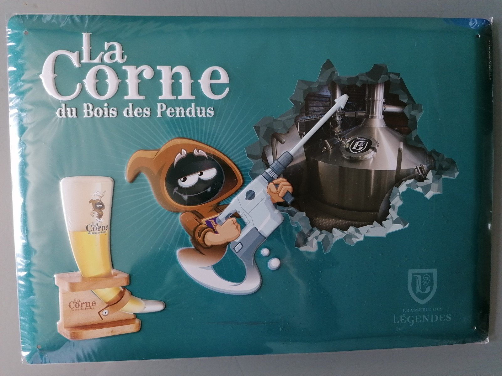 Splinternieuw blikken reclame bord vn La Corne bier., Ophalen