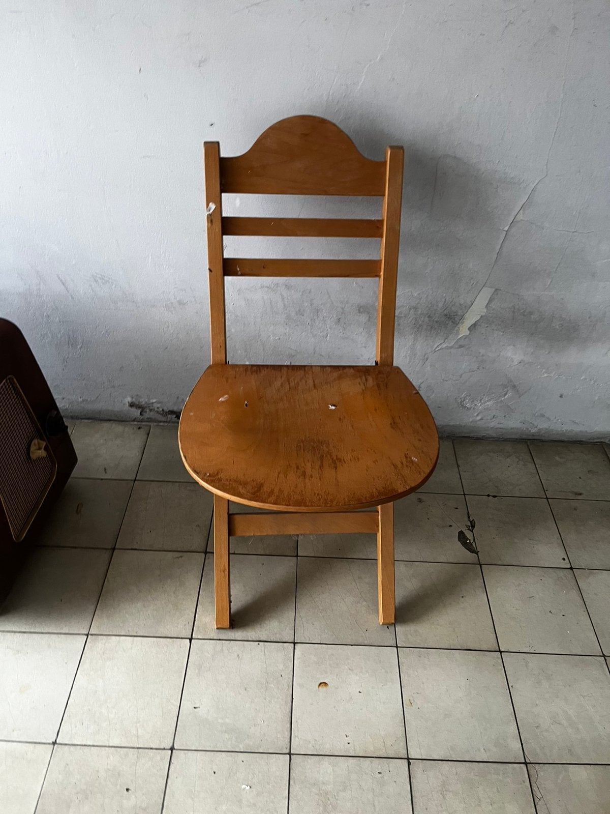 Mooie oude houten plooibare stoel, Ophalen