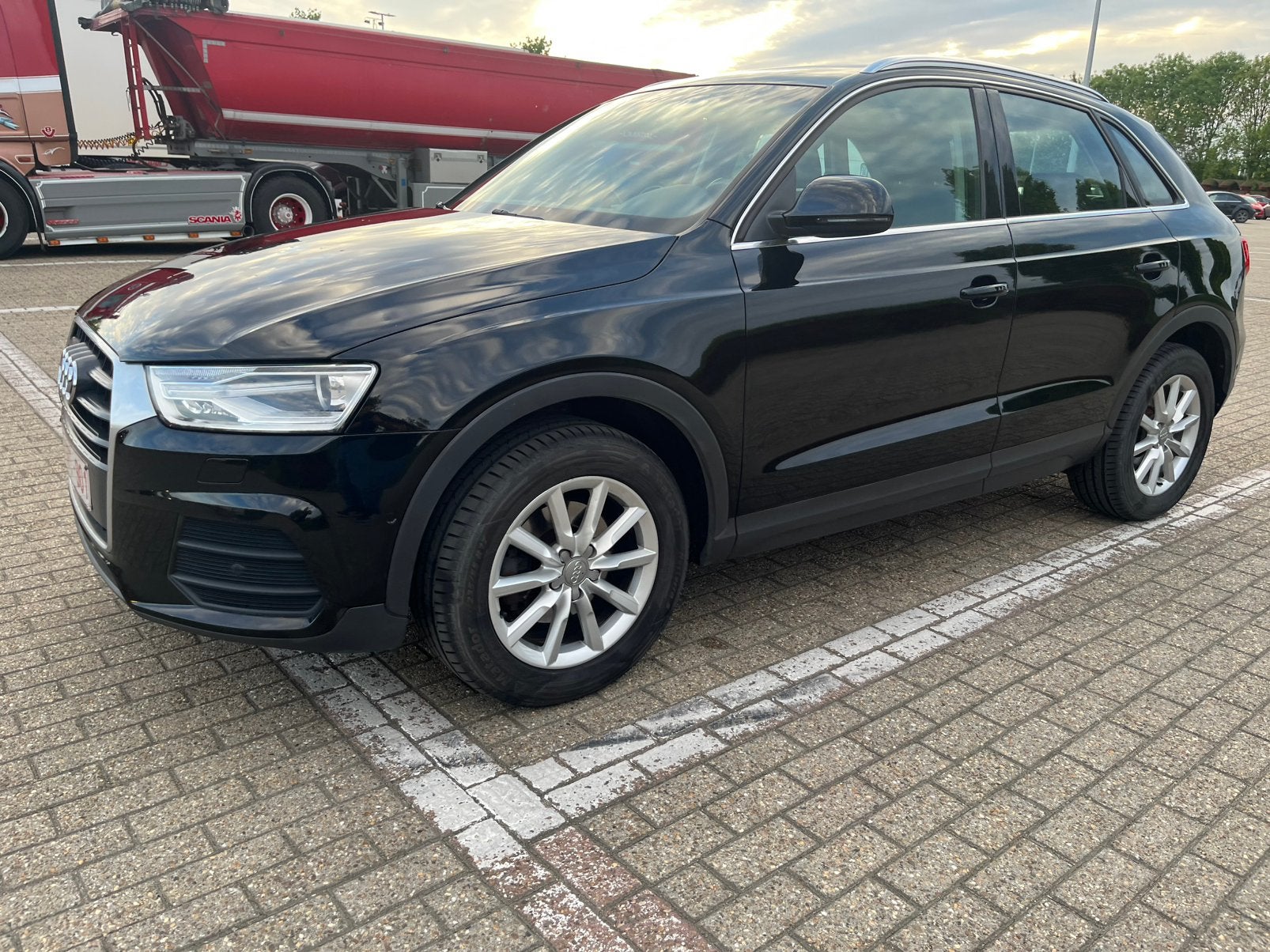 Audi Q3 Quattro! Blanco gekeurd voor verkoop! 2.0 TDI, Autos, Audi, Achat, 1968 cm³, Entretenue par le concessionnaire, Noir