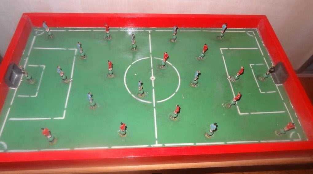 Tafelvoetbal PRL bordspel speelgoed voetbal 1960, Antiek en Kunst, Ophalen of Verzenden