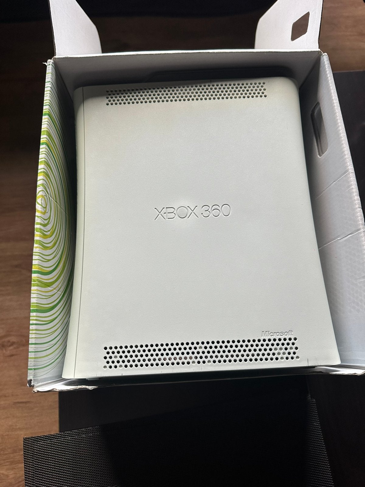 Xbox 360 + controller + kinect + originele doos, Games en Spelcomputers, Met headset, Zo goed als nieuw, 360 Arcade of Core, Met 1 controller