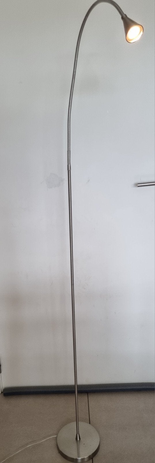 Ikea led vloerlamp, Huis en Inrichting, Ophalen, Gebruikt, 100 tot 150 cm, Overige fittingen