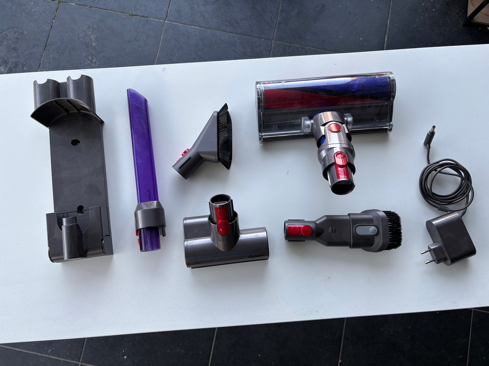 Accessoires Dyson stofzuiger SV10, Enlèvement, Comme neuf, Aspirateur balai, Dyson