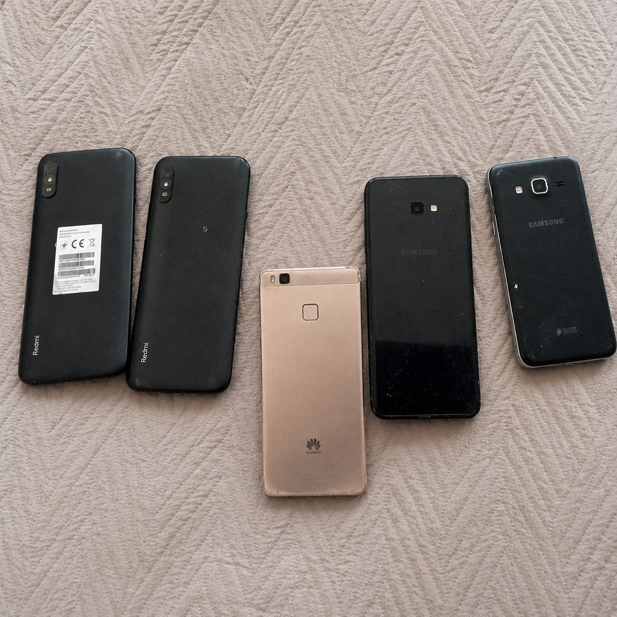 Partij defecte smartphones Samsung, Xiaomi en Huawei – voor, Enlèvement ou Envoi, Ne fonctionne pas