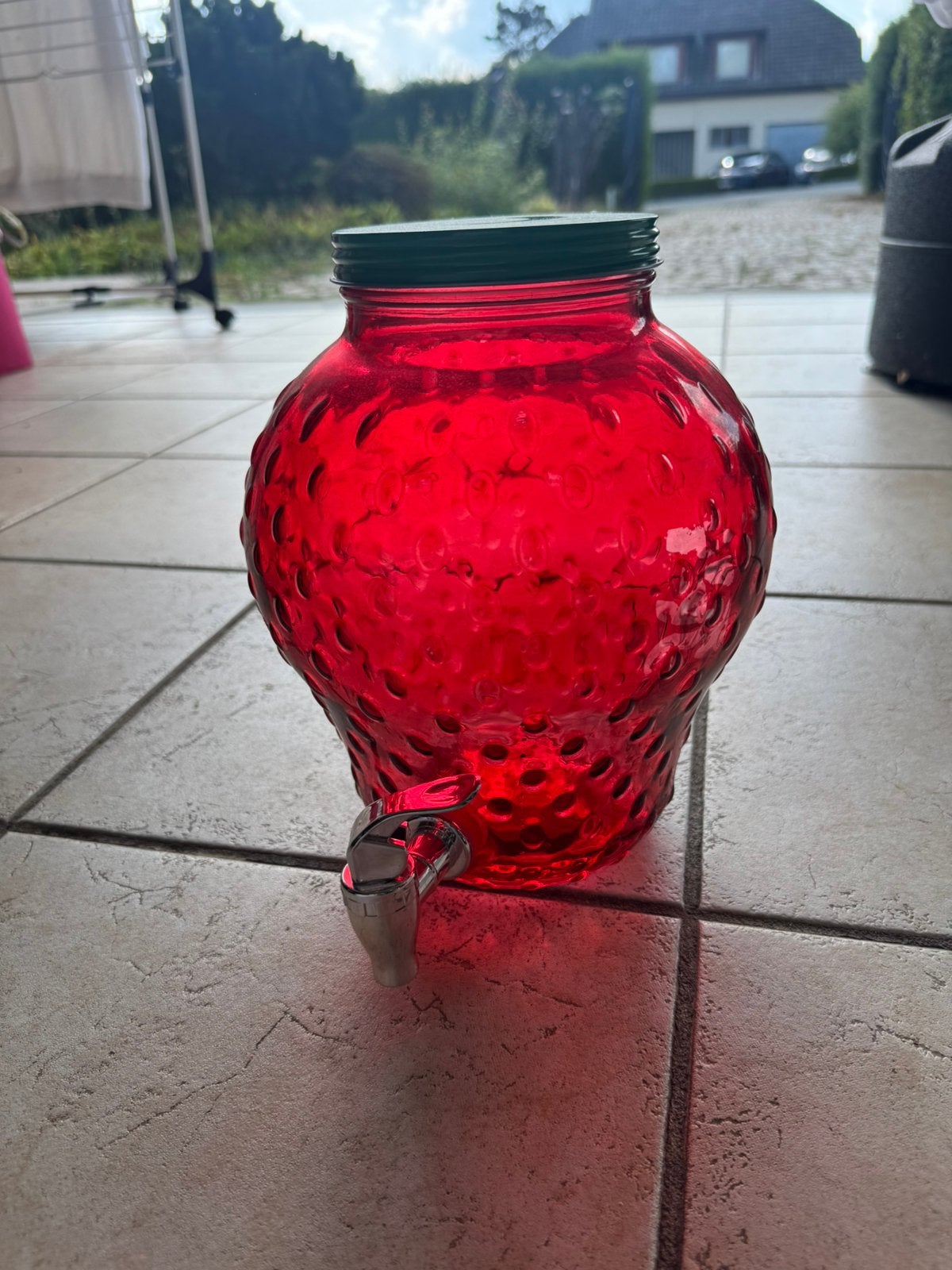 Distributeur de boissons en verre rouge avec robinet, Antiquités & Art, Enlèvement