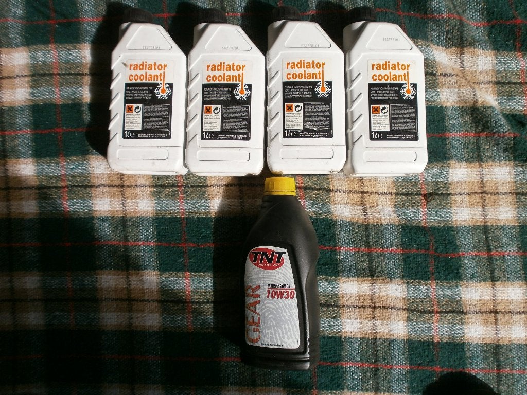 LOT 4L ANTI GEL + 1 L HUILE TRANSMISSION NOUVEAUX, Enlèvement ou Envoi