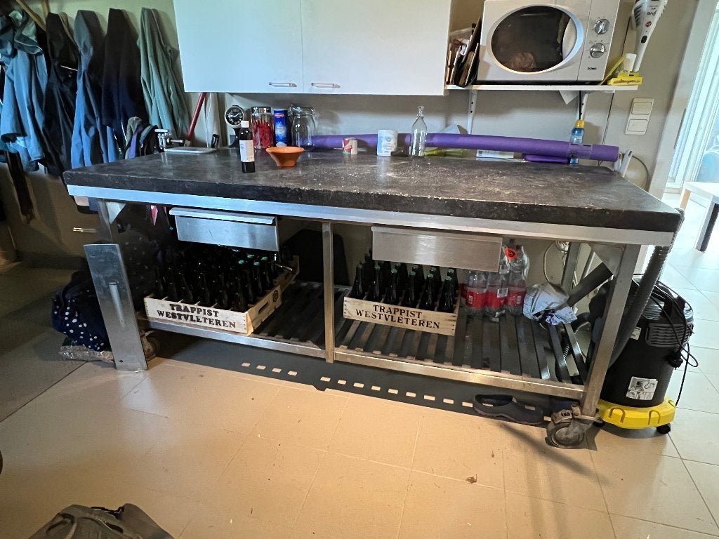 Buitenkeuken - tafel voor chocolatier/bakker, Enlèvement, Utilisé