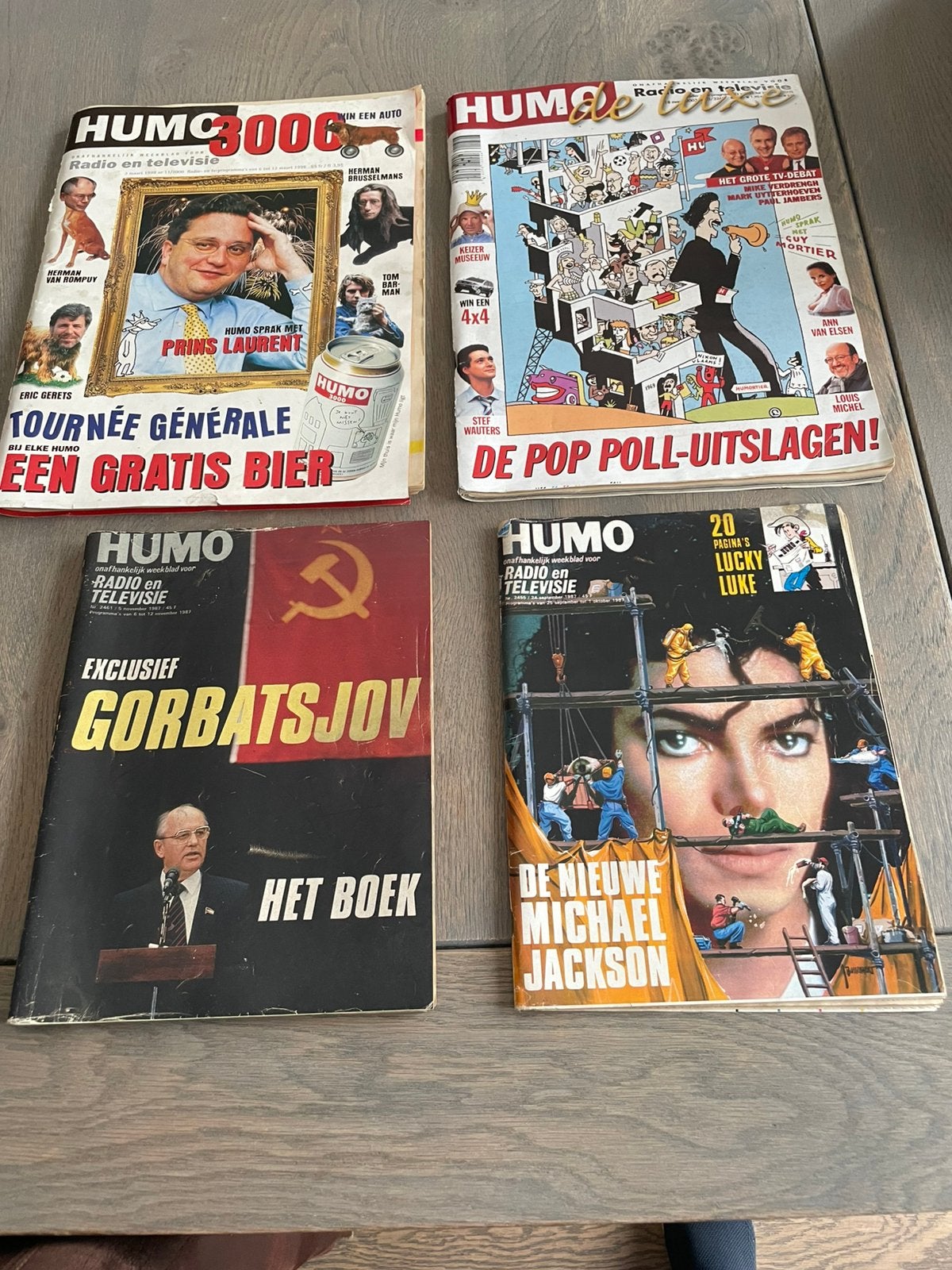 Collectie van 4 Iconische HUMO-weekbladen (Jaren '80 en '00), Boeken, Tijdschriften en Kranten, Ophalen of Verzenden, Gelezen