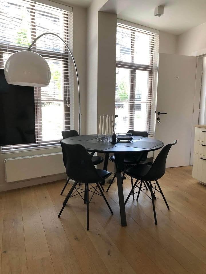 Ronde houten tafel + 4 stoelen, 100 à 150 cm, Quatre personnes, Rond, 100 à 150 cm