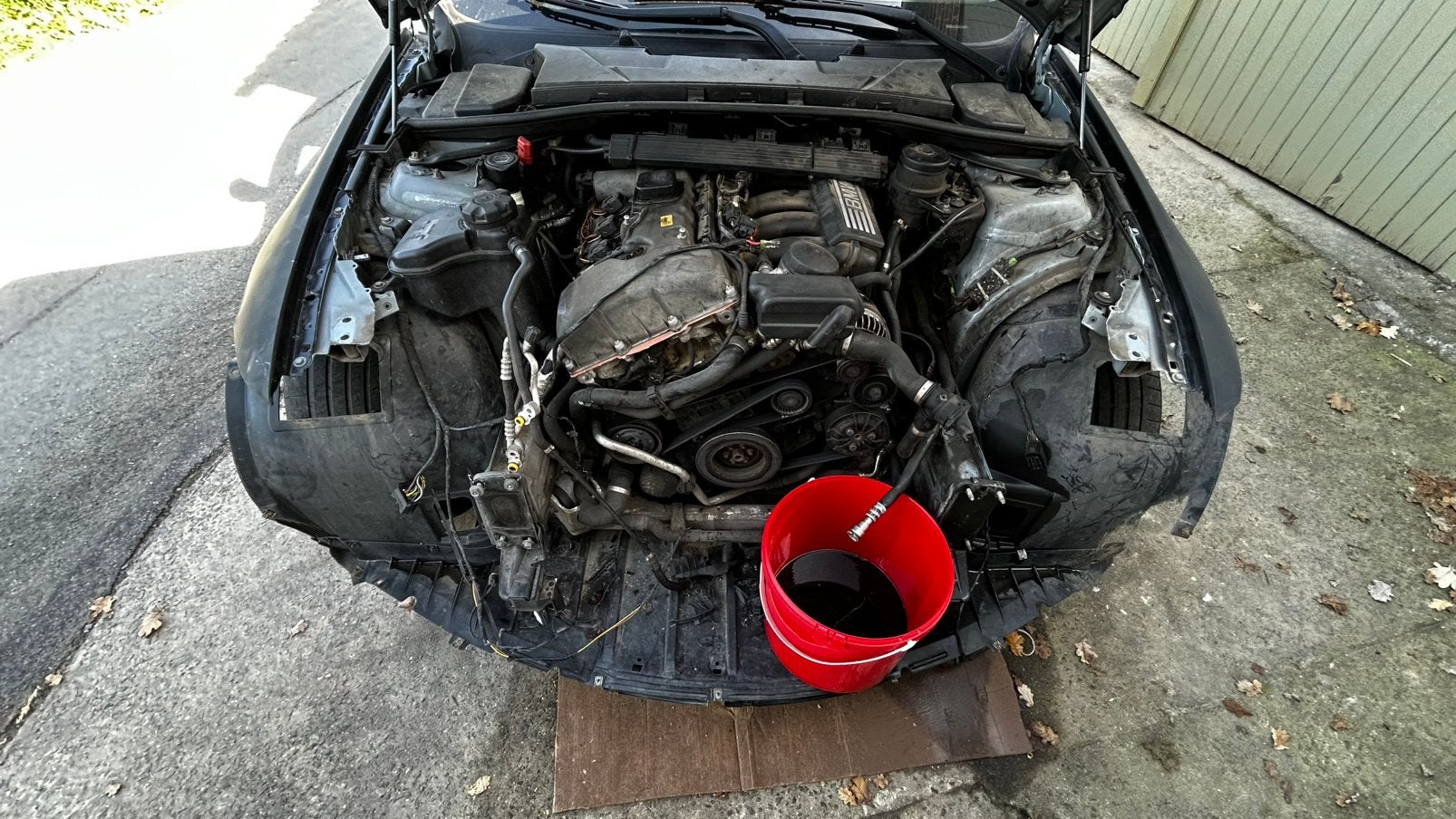 Geaccidenteerde BMW E90 325i, Auto's, Achterwielaandrijving, 5 deurs, Particulier, Euro 4