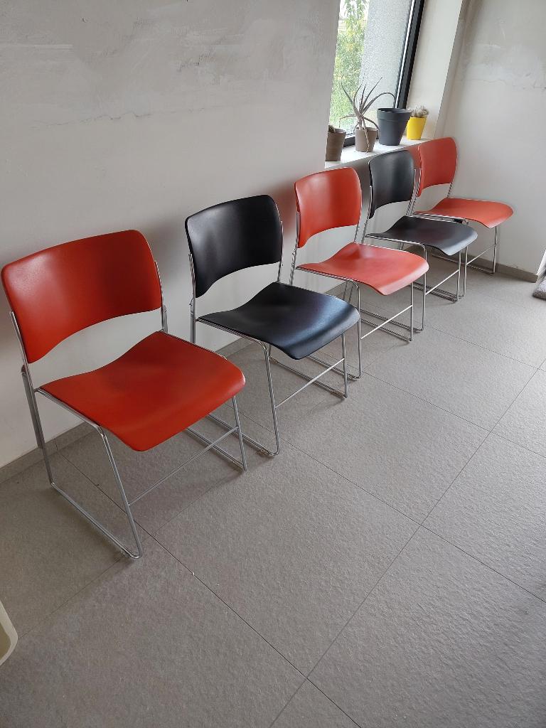 David Rowland 40/4 chair, 2 zwarte, 3 oranje, Enlèvement