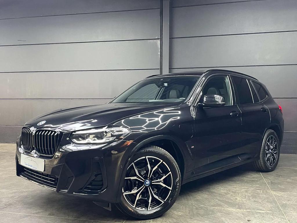 BMW X3 xDrive30e * VERKOCHT * VENDU * SOLD * (bj 2024), Auto's, Automaat, 2065 kg, USB, Zwart