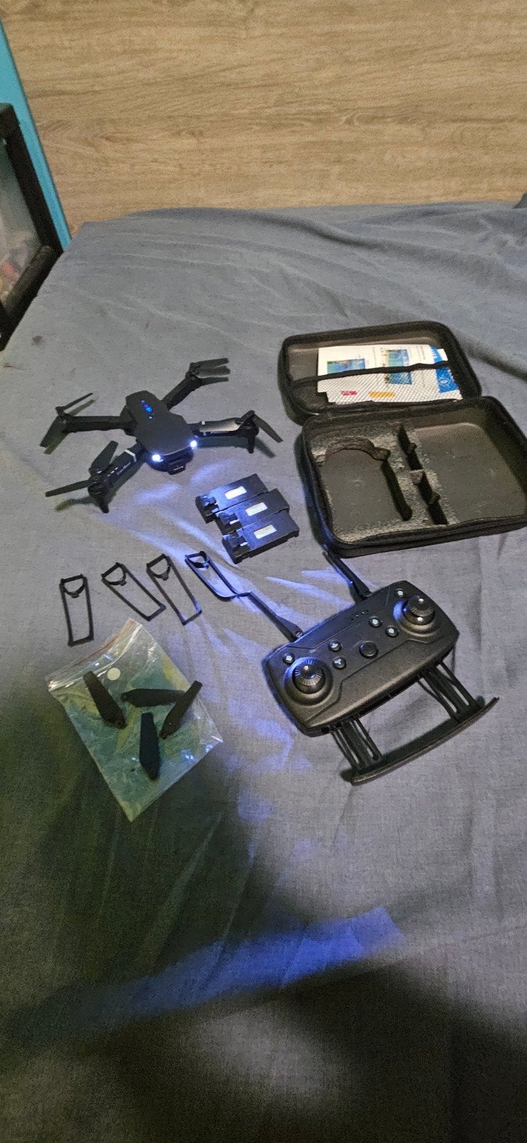 drone E88 pro met 1 kapotte motor, Hobby en Vrije tijd, Modelbouw | Radiografisch | Helikopters en Quadcopters, Ophalen, Nieuw