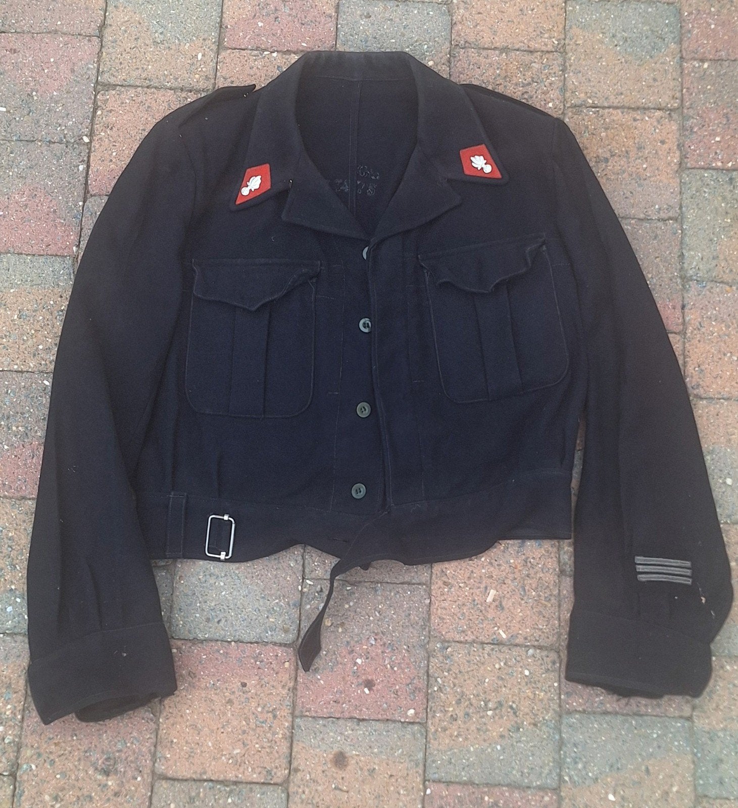 Battledress Belgian Gendarmerie, Verzamelen, Ophalen