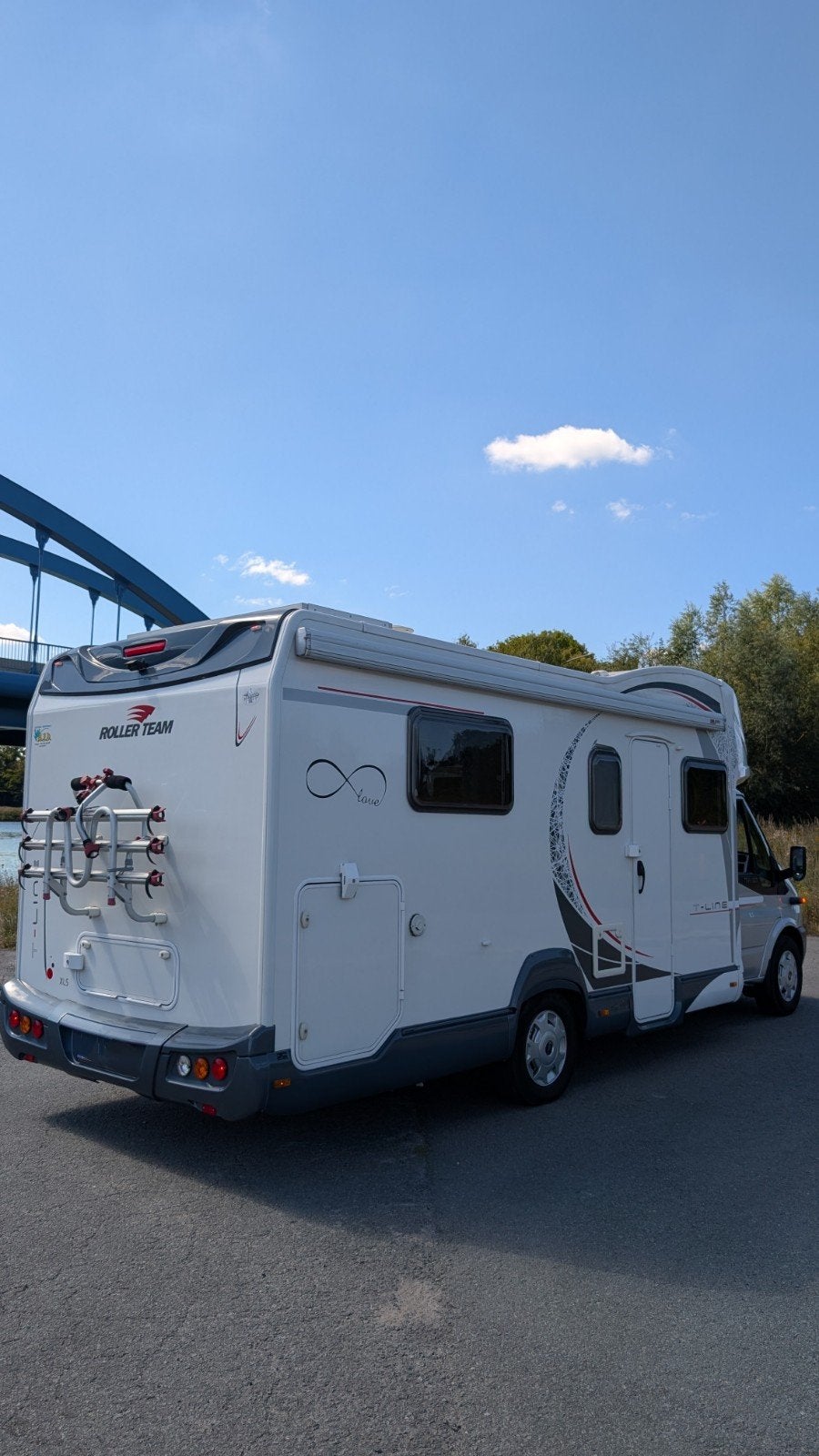 Camping car Ford roller Team T-line lit central&lit pavillon, Jusqu'à 5, Particulier, 7 à 8 mètres, Grand lit