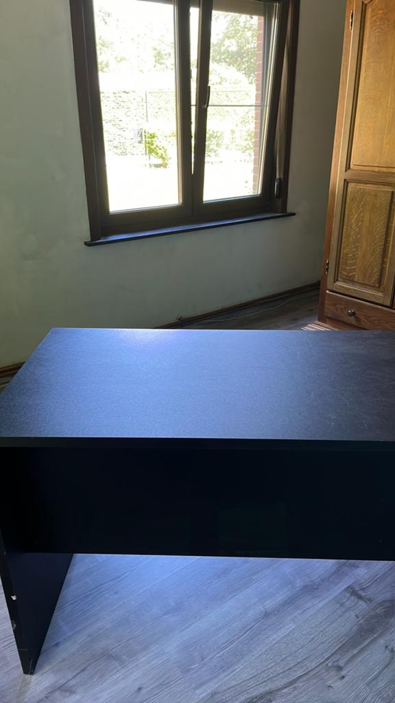 Zwarte bureau, Ophalen, Zo goed als nieuw