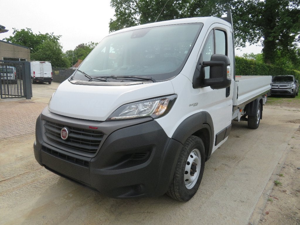 Fiat Ducato Maxi 2.3 Multijet - laadbak - 2021 - €6d, Auto's, Bestelwagens en Lichte vracht, Voorwielaandrijving, Stof, Start-stop-systeem
