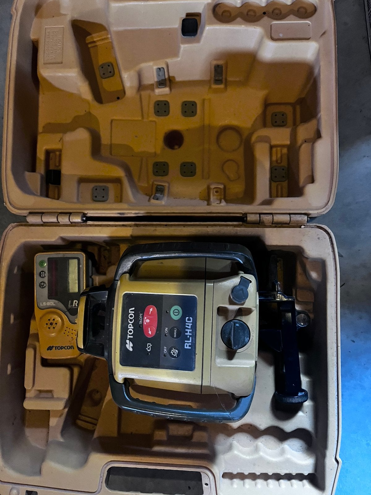 TOPCON rotatielaser met statief, Doe-het-zelf en Bouw, Ophalen, Gebruikt