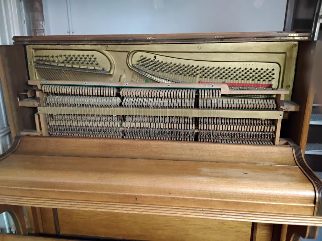 Piano, Elektronische apparatuur, Zonnebanken en Gezichtsbruiners, Ophalen