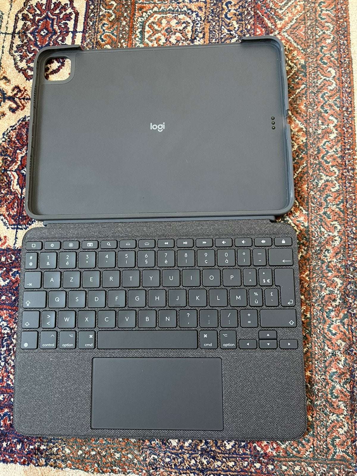Logitech AZERTY-toetsenbord, Computers en Software, Toetsenborden, Ophalen, Verlichte toetsen, Azerty, Zo goed als nieuw