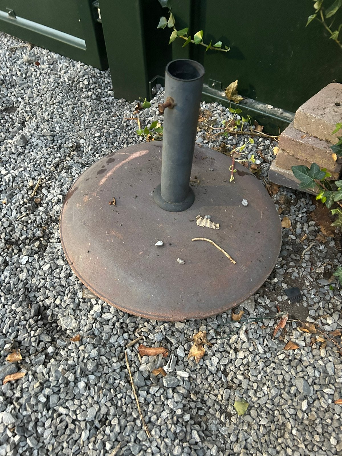 A donner pied de parasol en béton, Enlèvement, Utilisé, Moins de 1 mètre, Base de parasol