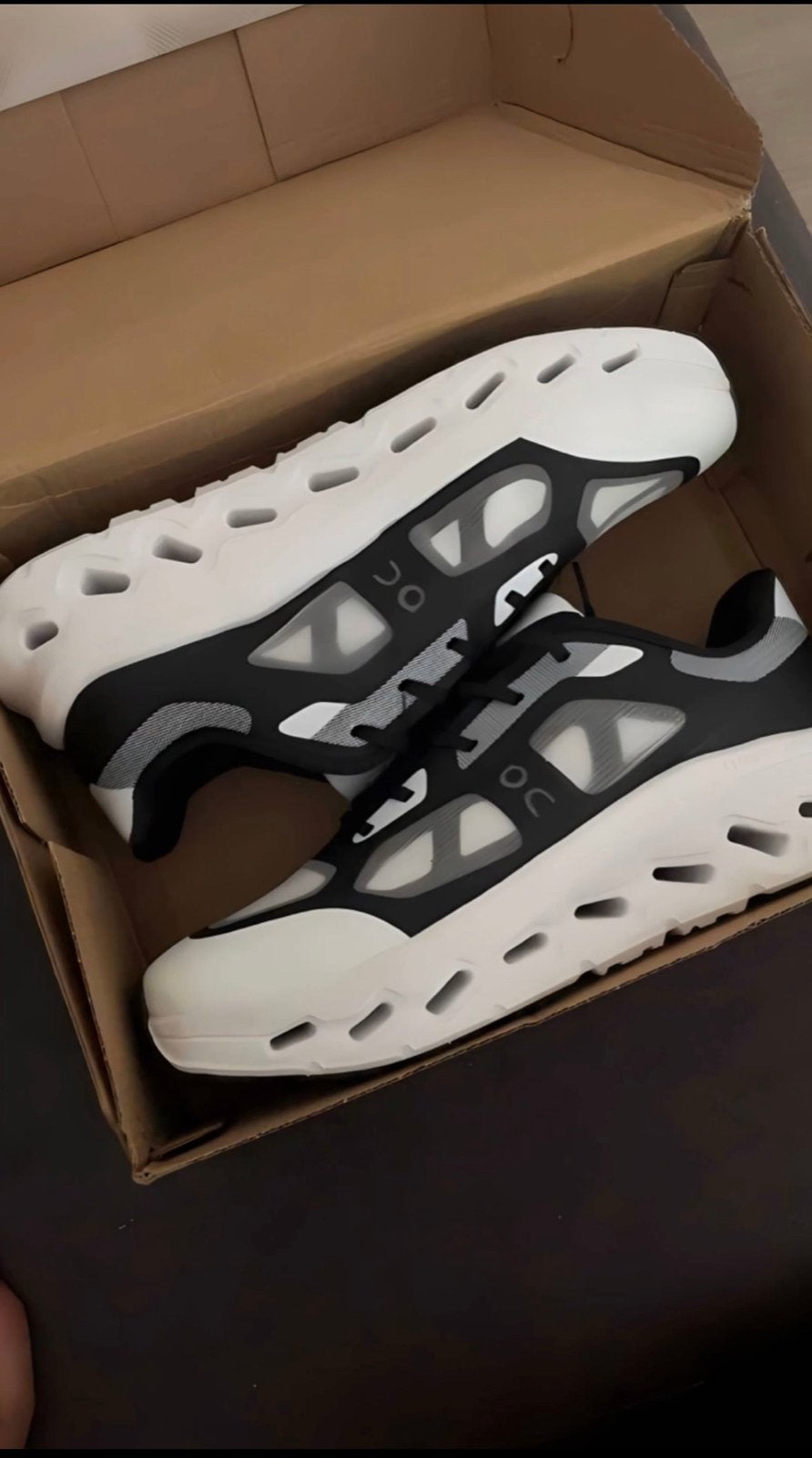 Oncloud Remix Gloednieuw Maat 45, Kleding | Heren, Zwart, Ophalen of Verzenden, Zo goed als nieuw, Sneakers