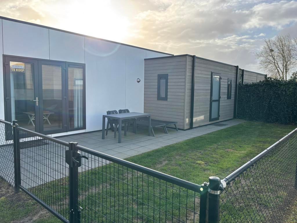 Heel mooie lodge te koop, Vakantie, Vakantiehuizen | België, Chalet, Bungalow of Caravan, Recreatiepark, Aan zee, 2 slaapkamers