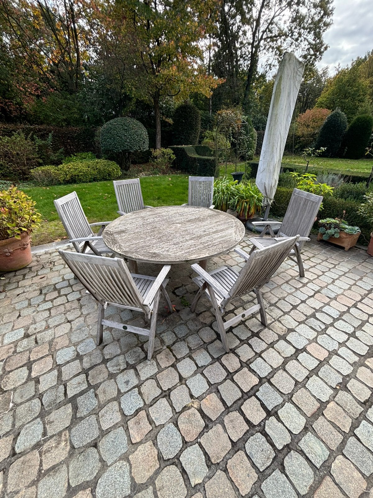 Tuintafel set barlow tyrie, Tuin en Terras, Ophalen, Gebruikt, Rond, Hout