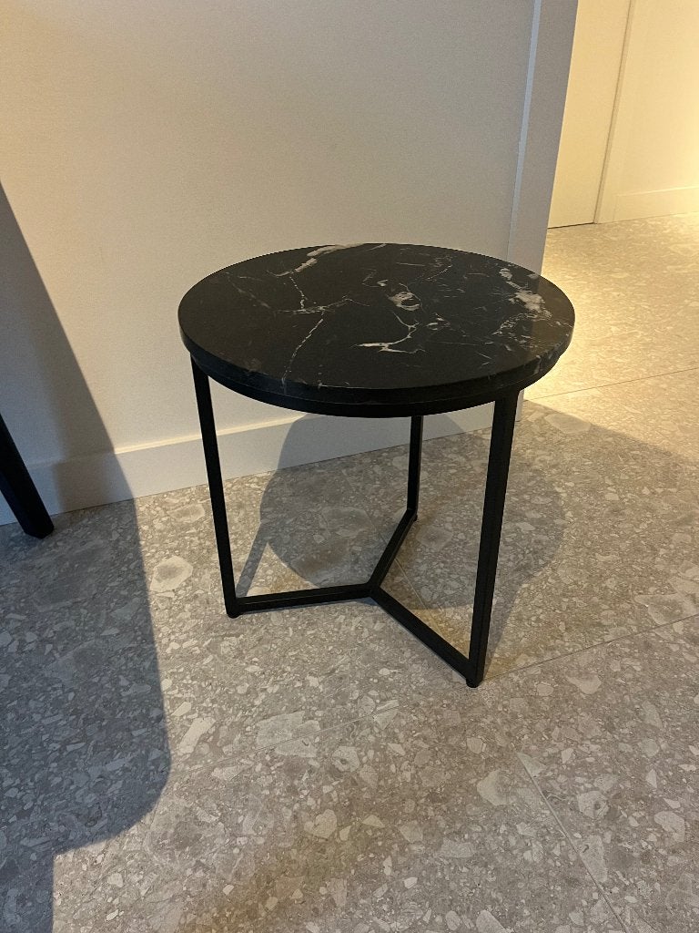 Bijzet of salontafeltje met marmer blad, Ophalen, Minder dan 50 cm, Rond, Zo goed als nieuw