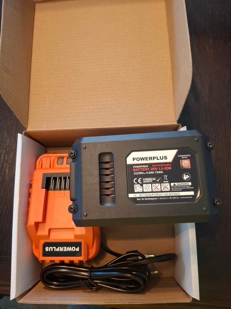 Batterie et chargeur Powerplus. Nouveau dans la boîte, Enlèvement ou Envoi, Neuf