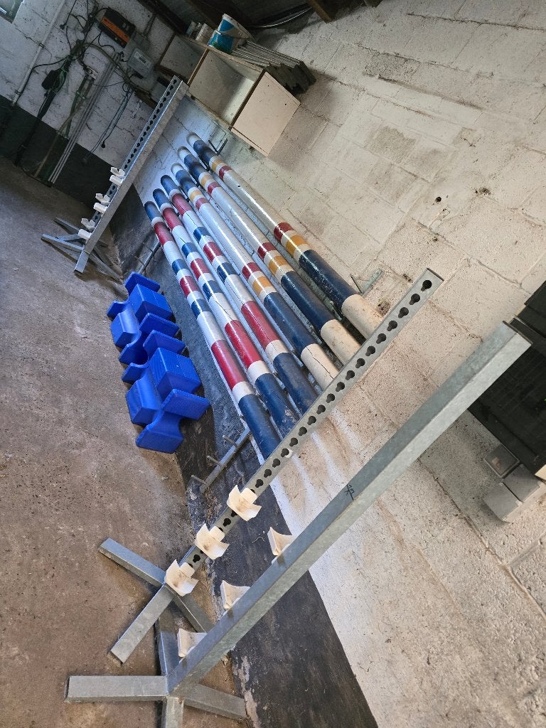 Zo goed als nieuwe springbalken en staanders en blokken, Animaux & Accessoires, Chevaux & Poneys | Autres trucs de cheval, Enlèvement