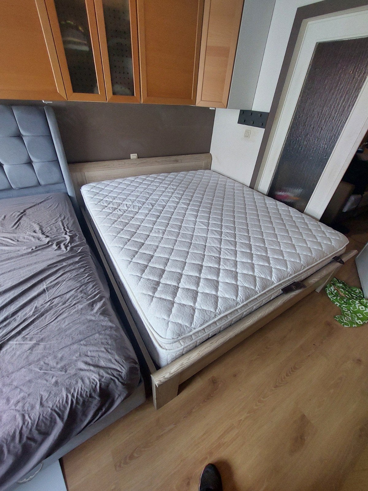 Lit très robuste avec 2 lattoflex réglables de 2 x 90 cm, Comme neuf, Enlèvement, 180 cm, Bois