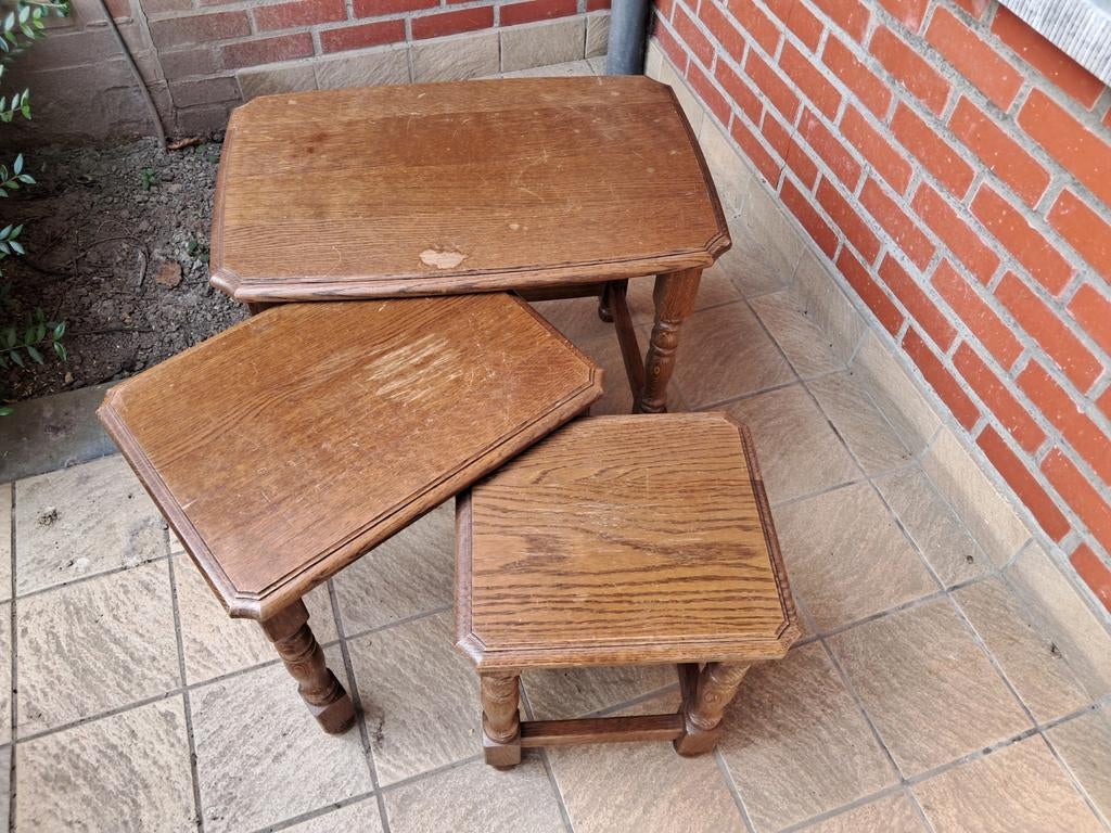 Ensemble de petites tables (3), Enlèvement