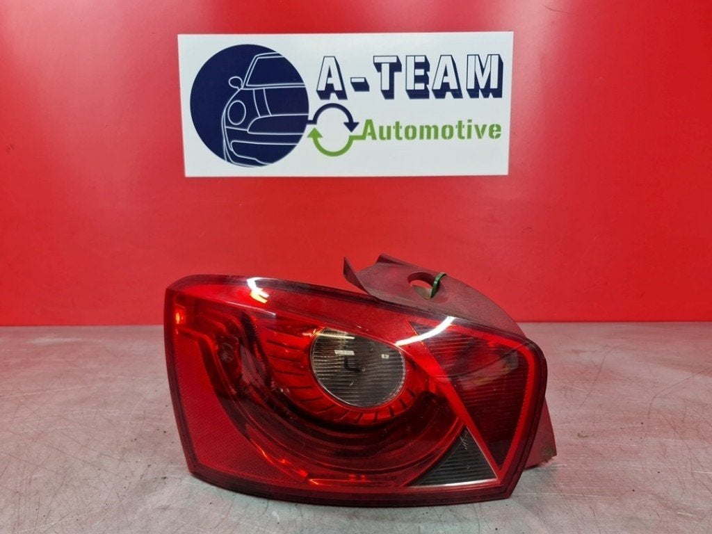 FEU ARRIÈRE GAUCHE Seat Ibiza IV (6J5) (|6J4945095H|), Seat Deutschland GmbH, Service@seat.de, Utilisé, Seat