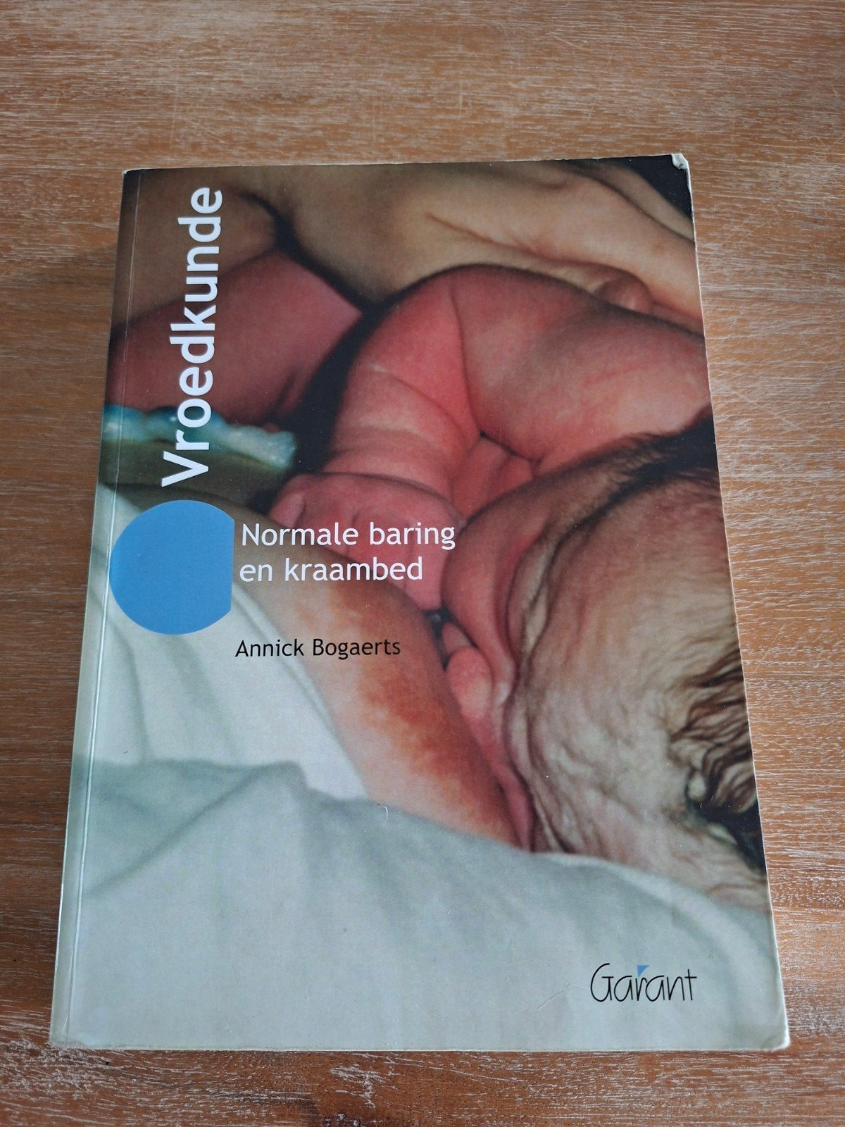 Boek Vroedkunde - normale baring en kraambed, Boeken, Zwangerschap en Opvoeding, Ophalen of Verzenden, Gelezen