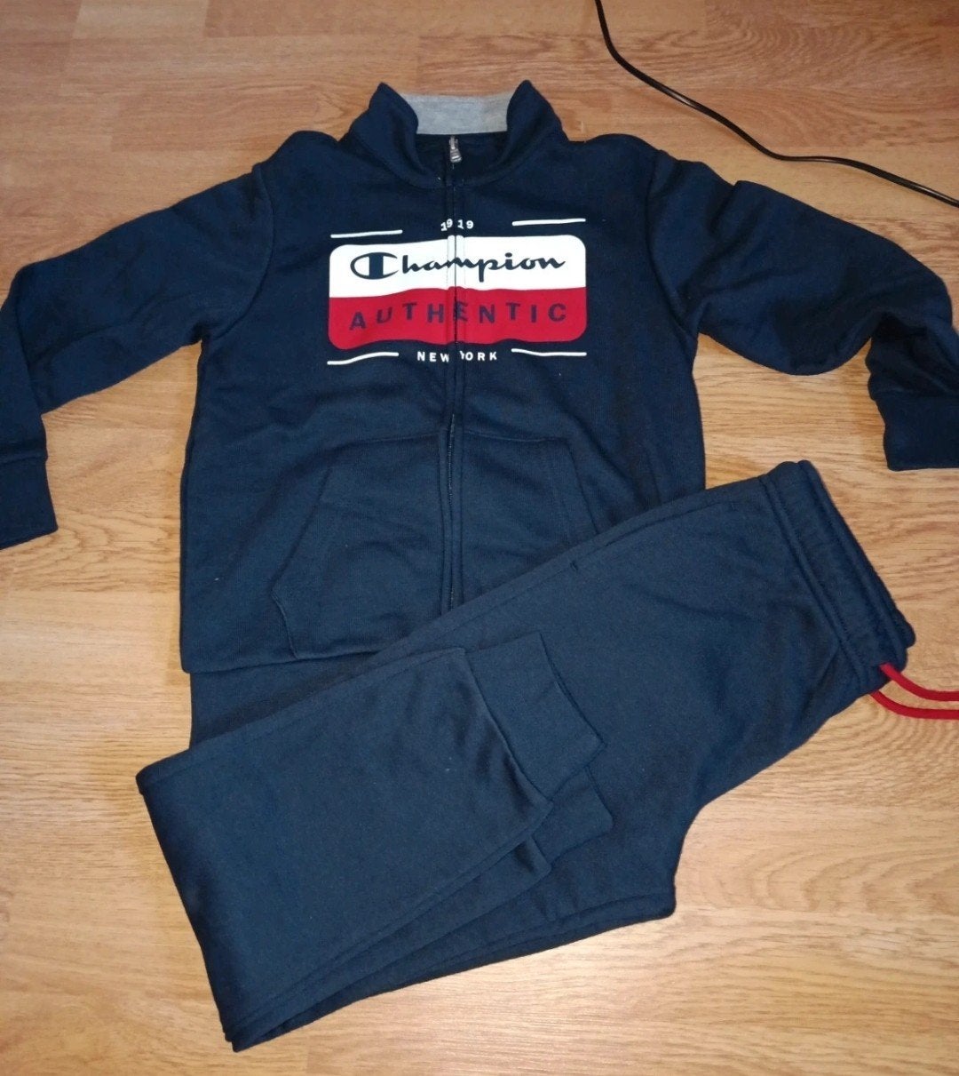 Ensemble jogging champion 7/8 ans, Enfants & Bébés, Vêtements enfant | Taille 152, Neuf, Garçon, Enlèvement, Champion
