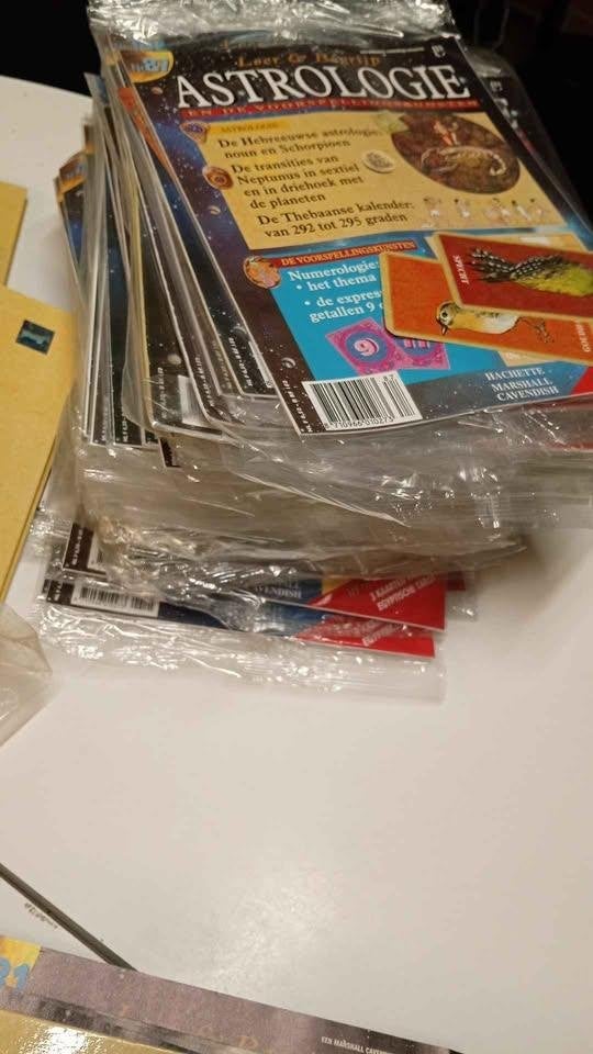 Nagenoeg complete verzameling ‘Leer & Begrijp Astrologie’, Ophalen, Zo goed als nieuw