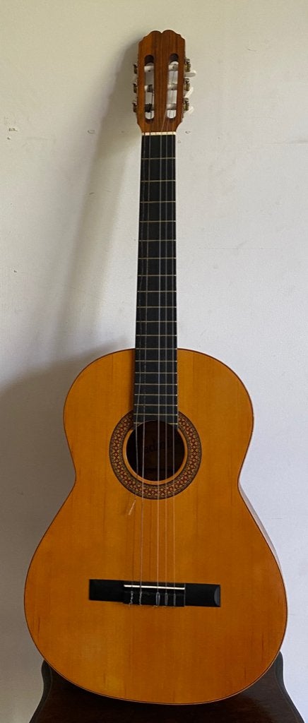 Guitare Admira Sevilla 4/4 en bon état général, Enlèvement, Utilisé, Guitare classique ou espagnole