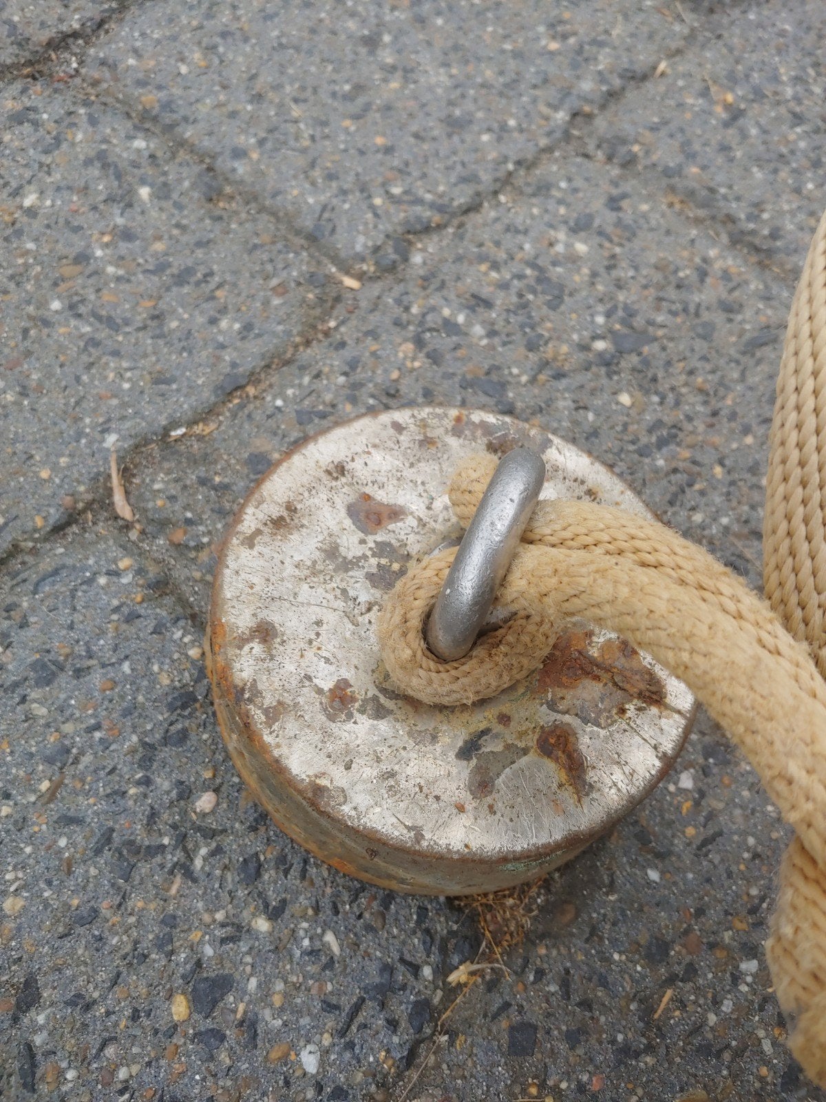 Magneet voor magneetvissen, Ophalen