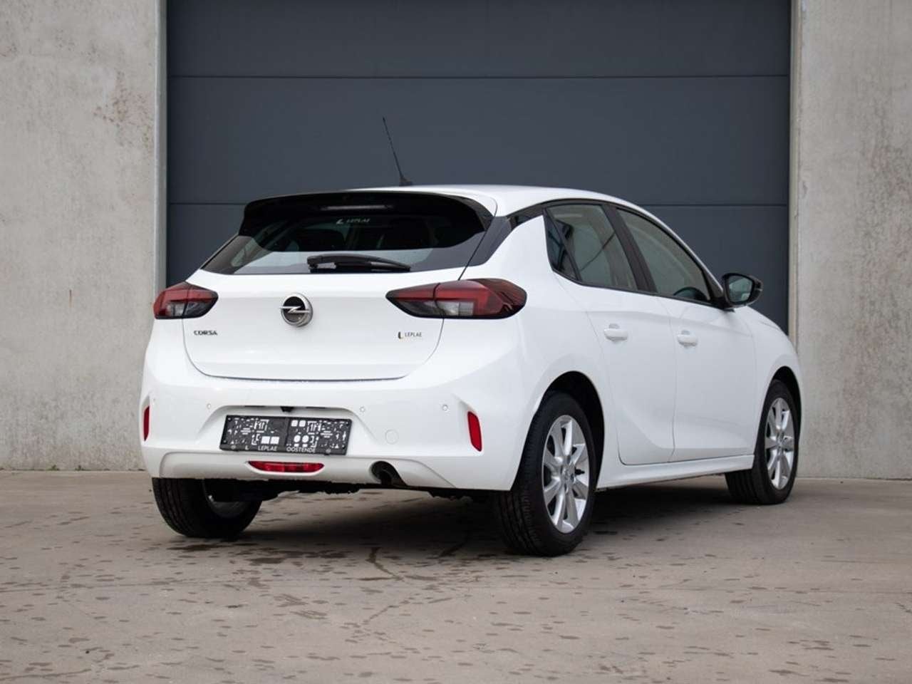 Opel Corsa 1.2 AT8 100PK |CAMERA|CARPLAY|AUTOMAAT, Auto's, Opel, Zwart, 1199 cc, 0 kg, Wit
