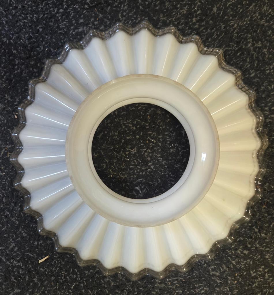 Couvercle de lampe en opaline du XIXe siècle., Enlèvement